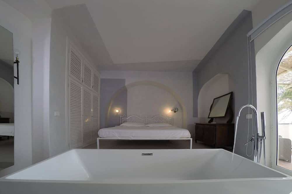 Apartamento entero, Ermita de Montevergine: Galatea, la más Panorámica con Terraza Privada in Forio, Ischia