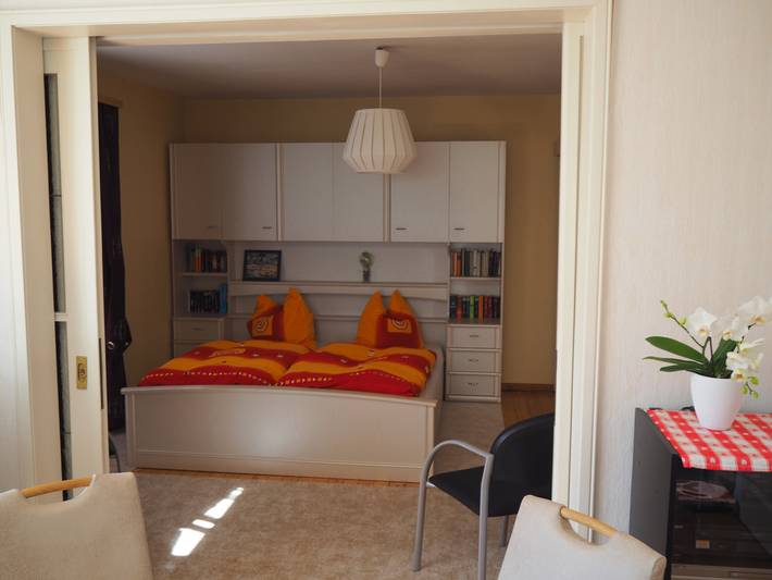 Ganze Ferienwohnung, Ferienwohnung Jeschag - Ferienwohnung mit 3 Räumen in Jena, Saaleland