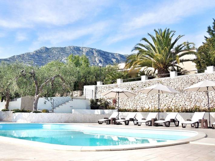 Villa 'Eco Charming Puglia Simone' con vista mare, Wi-Fi e aria condizionata in Monte Sant'Angelo, Gargano