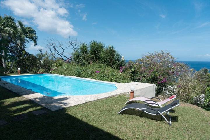 Chambre d’hôte pour 2 personnes, avec jardin ainsi que piscine et vue à Deshaies - 4