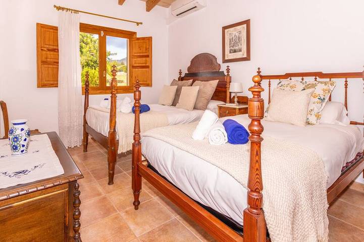 Spectaculaire Villa Santa Maria avec piscine privée, grand jardin et barbecue in Santa Maria del Cami, Majorque l'intérieur des terres