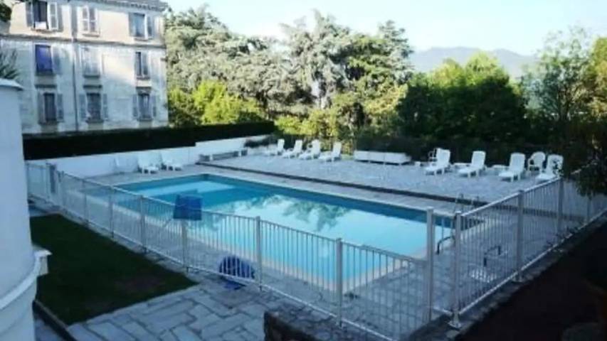 Gîte pour 3 personnes, avec Piscine dans Parc du Bois Vidal - 2