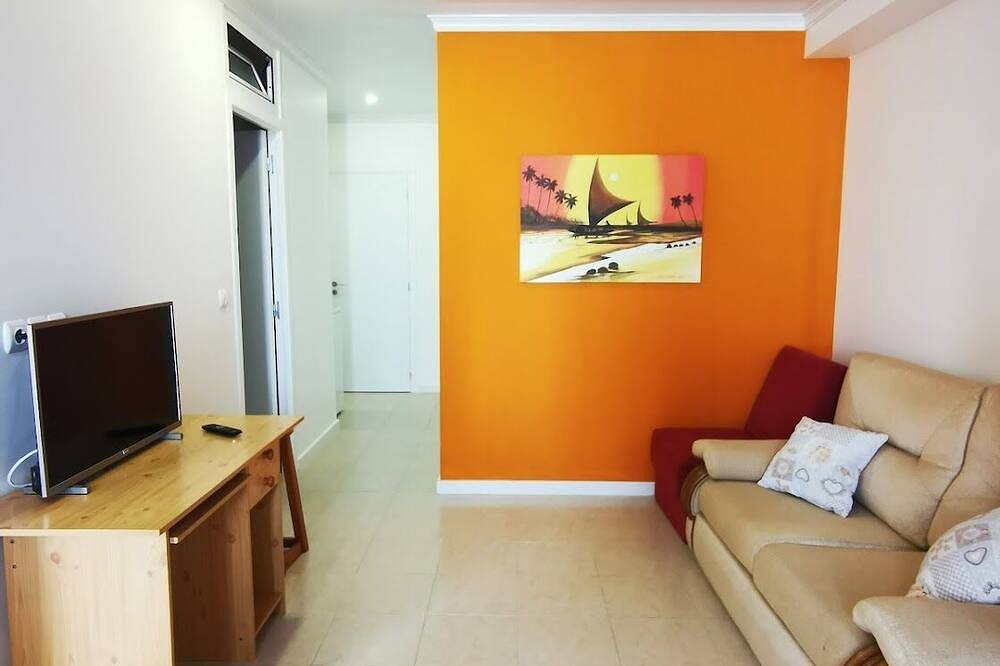 Erdgeschoss mit Salzwasser-Pool Wohnung in Pedreiras, Parque Natural das Serras de Aire e Candeeiros