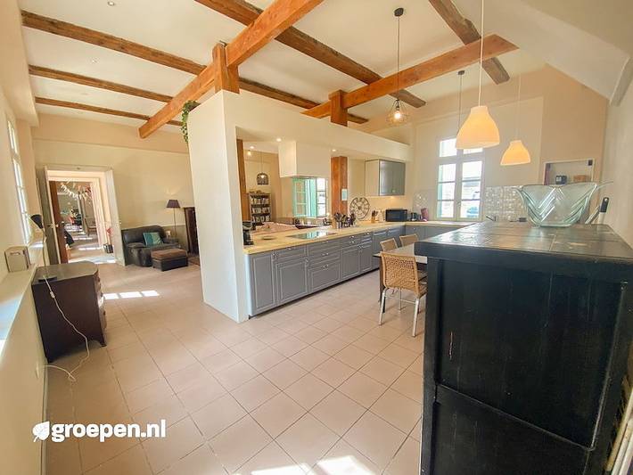 Location de vacances pour 23 personnes, avec piscine ainsi que balcon/terrasse et terrasse à Roujan - 2