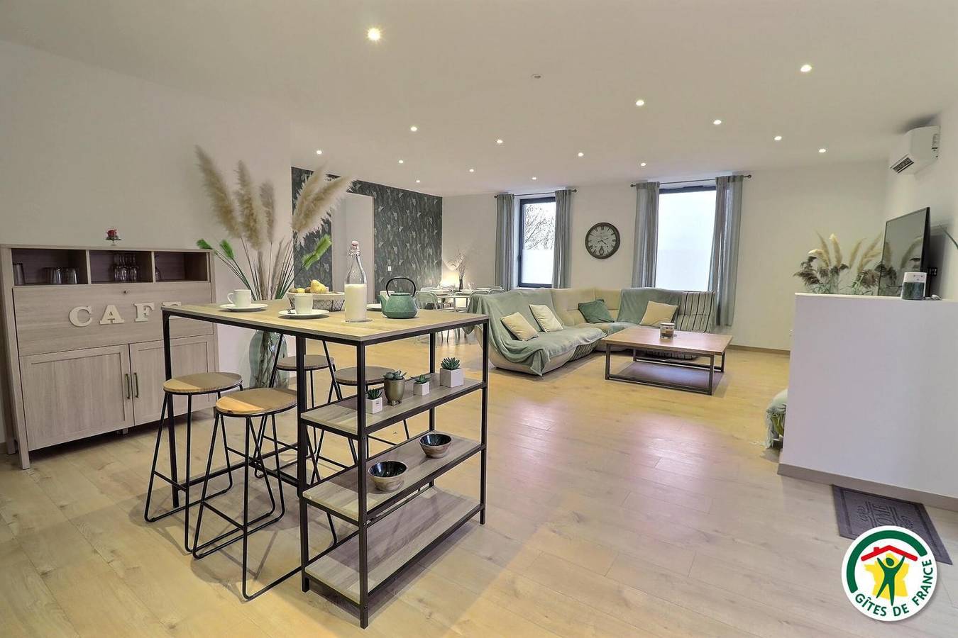 Appartement Spacieux in Triors, Valence region