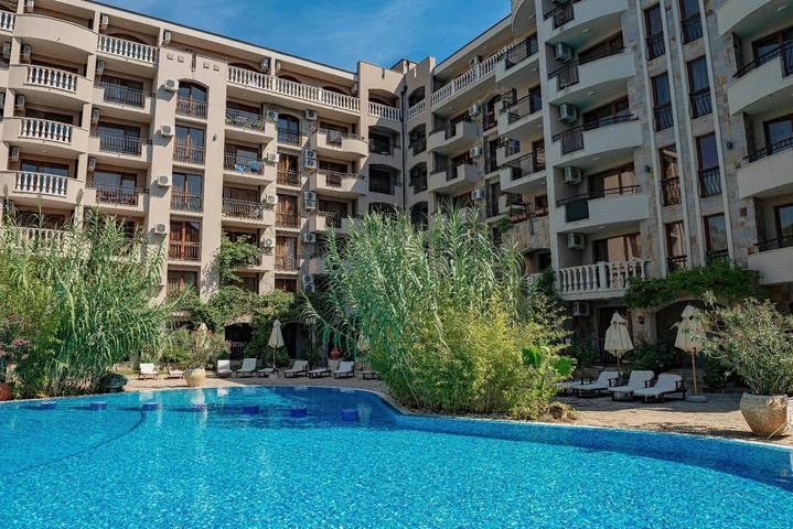 Ferienwohnung für 3 Personen, mit Garten und Pool in Sonnenstrand
