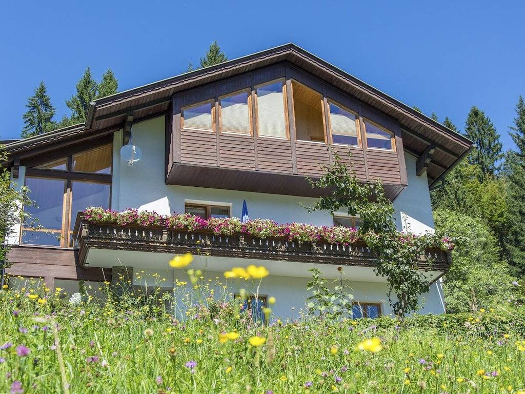 Wohnung in Hermagor mit Schwimmbecken in Hermagor, Hermagor-Pressegger See