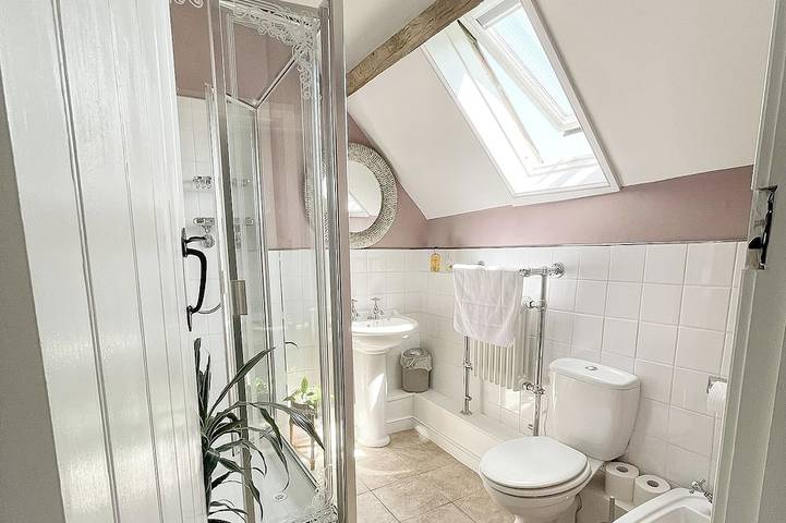 Luxury Welsh Barn with Swimming Pool and Tennis Court - Exclusively Yours, in Gwynedd