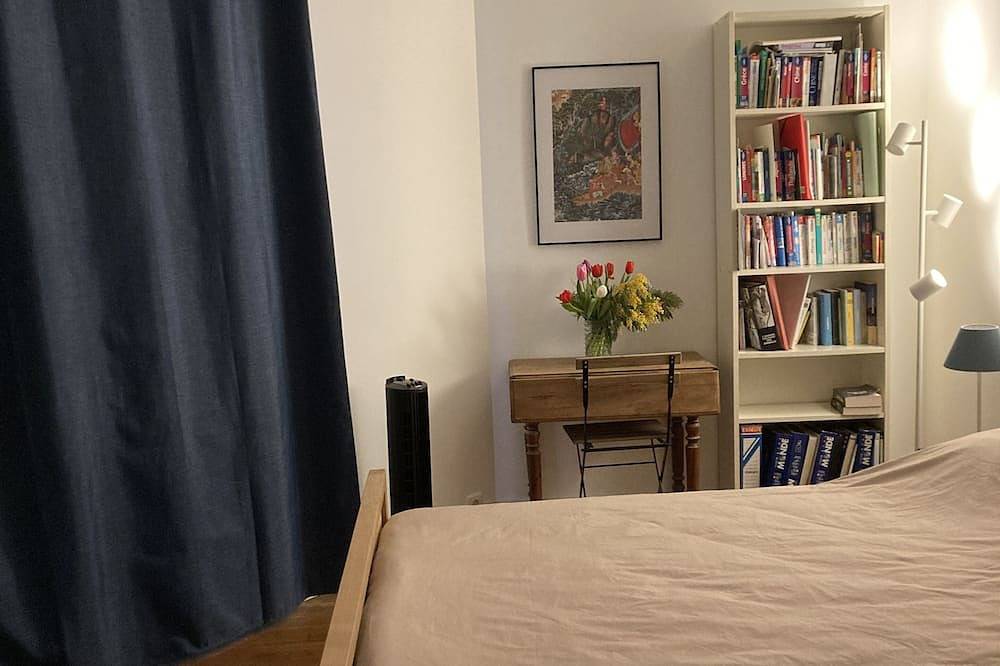 Chambre Grand Confort, Dans Maison, Avec Jardin et Terrasse, Paris Centre in Paris, Ile de France