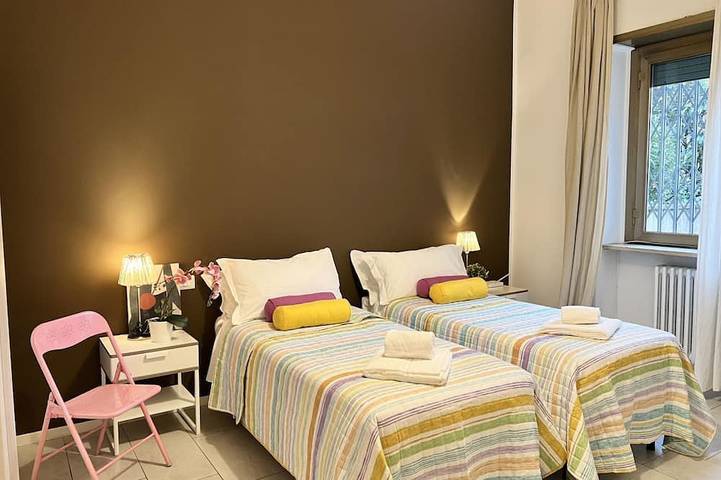 Appartement entier, Bnbook- Via Torino Train Station in Rho, Province de Milan