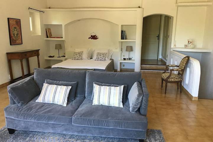 Location de vacances pour 4 personnes, avec terrasse et jardin, animaux acceptés à Cabrières-d'Avignon - 3