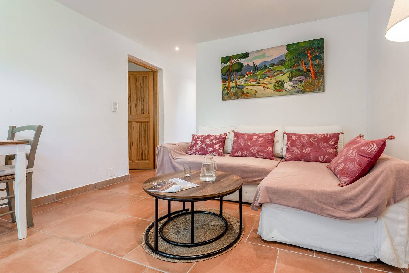 Appartement entier, Appartement "Le Petit Pont" avec terrasse privée, Wi-Fi et climatisation in L'Isle-sur-la-Sorgue, Vaucluse