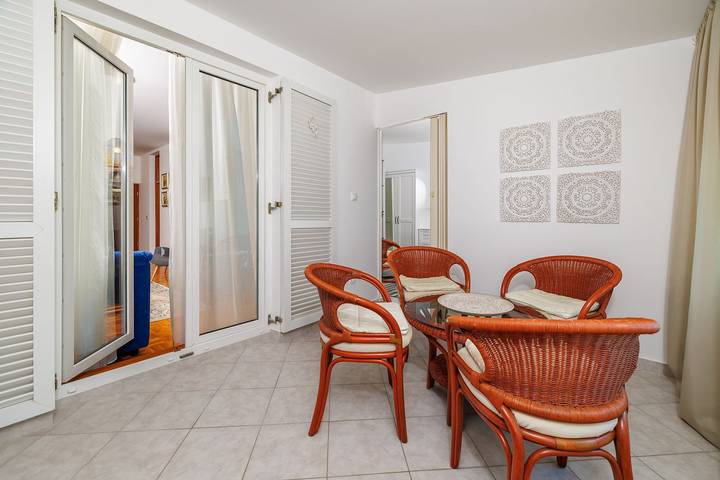 Ganze Wohnung, Faszinierendes Apartment nur 50 Meter zum Strand mit Meerblick, Waschmaschine, Klima, Wifi in Selce, Primorje-Gorski Kotar