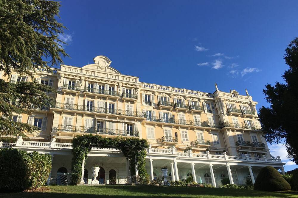 Appartement entier, Ravissant F1 bis dans Palace, vue verdoyante, parking, balcon, prox Thermes in Aix-les-Bains, Région de Chambéry