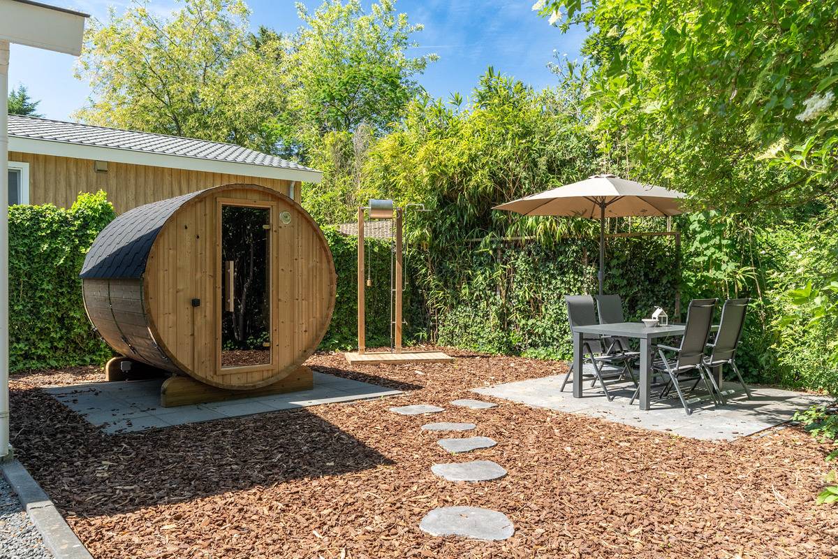 Vakantiepark De Thijmse Berg — Wellness Cottage met hottub en sauna | 4 personen in Rhenen, Provincie Utrecht