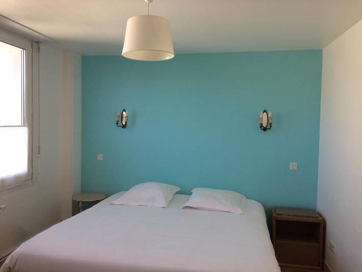 Hotel voor 2 personen, with uitzicht and tuin as well as terras in Calais
