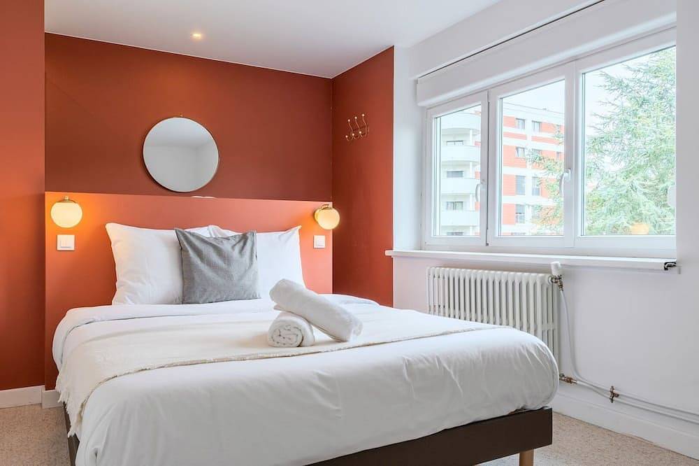 Entire apartment, Large 130 m² 4-bedroom apartment in La Madeleine, Lille region