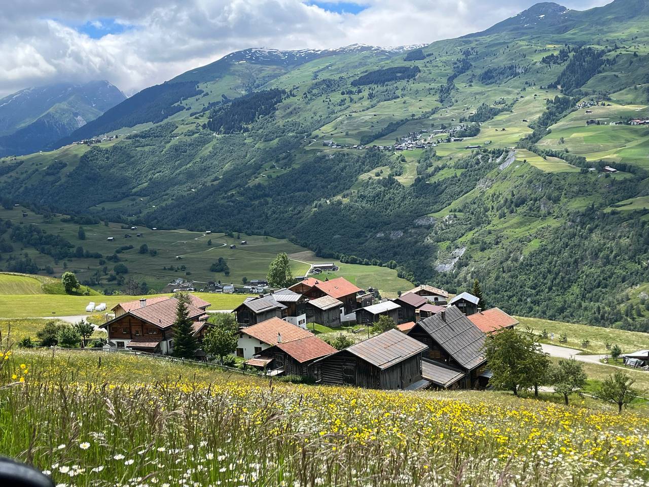 Ganze Ferienwohnung, Ferienhaus Runs, Camuns - 6 Zimmer Ferienhaus für max. 9 Pers. in Lumnezia, Alpenarena