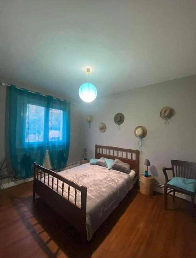 Gîte pour 8 personnes, avec jardin à Saint-Denis-de-Pile - 3