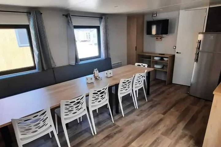 Mobil home pour 10 personnes dans Le Cheval Autrement Les Mathes