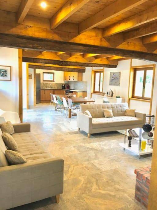 Location de vacances pour 14 personnes, avec vue et piscine ainsi que vue sur le lac et jardin à Chaumont-sur-Tharonne - 3