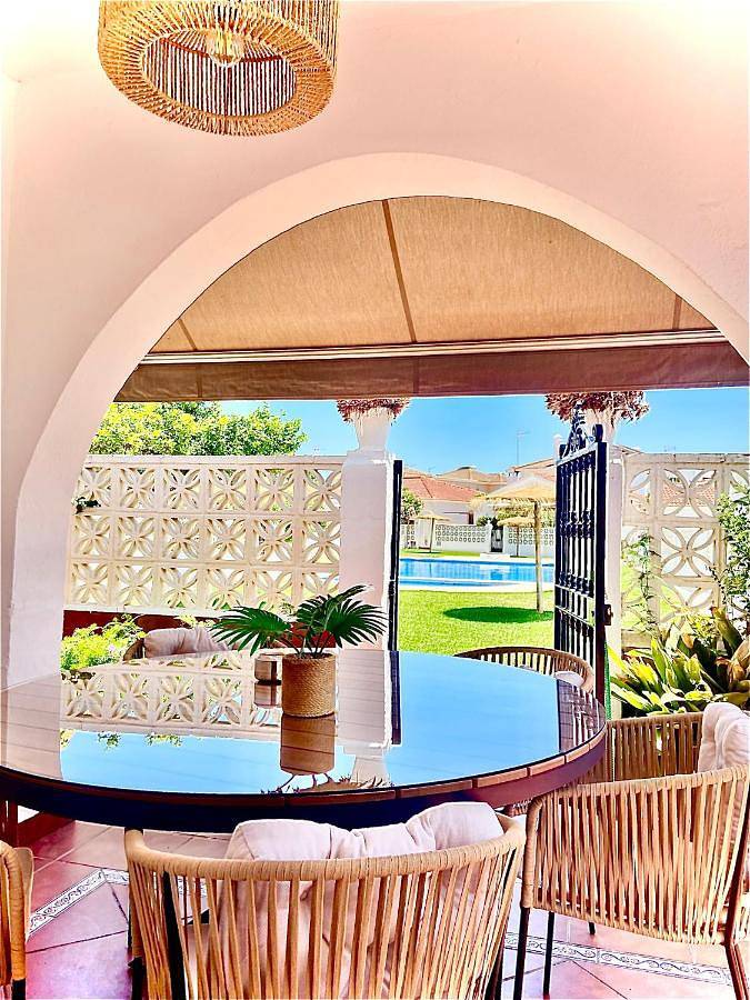 Bungalow para 5 personas, con piscina además de vistas y jardín, Se admiten mascotas en Provincia de Málaga