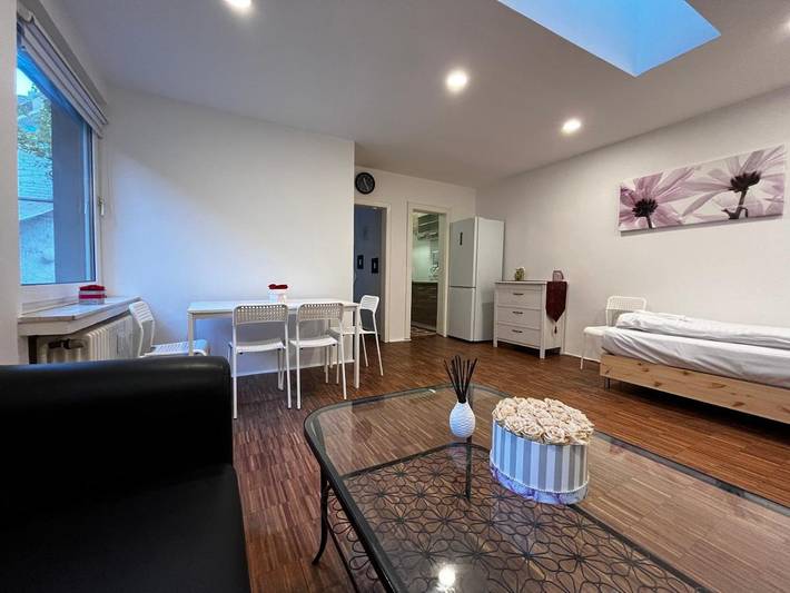 Ferienwohnung für 5 Personen, mit Ausblick und Garten sowie Terrasse in Düsseldorf
