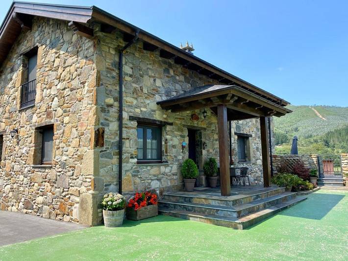 Casa rural para 6 personas, con jacuzzi y jardín en Valdés 