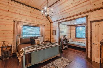 Log Cabin for 13 Guests in Hochatown, Broken Bow Lake, Picture 1