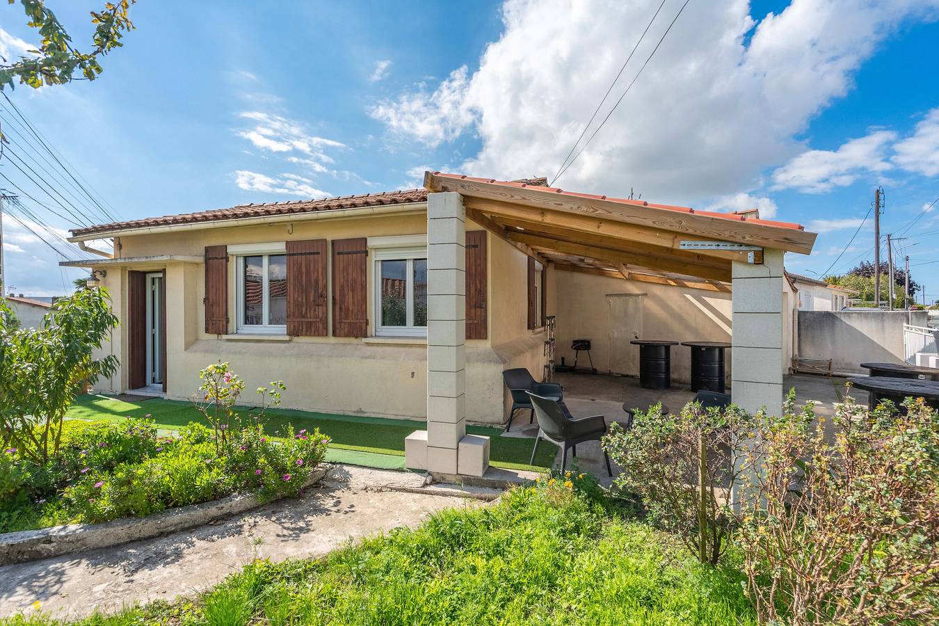 Holiday Home 'Maison' with Private Terrace, Private Garden and Wi-Fi in Royan, Côte de Beauté