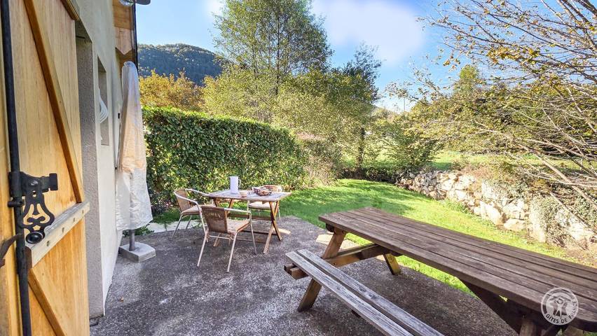 Gîte pour 4 personnes, avec jardin à Bun - 2