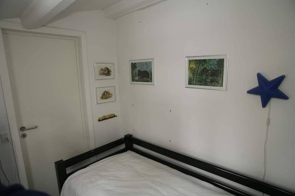 Family friendly holiday home by a good beach, close to swimming pool and amusement park in Nykøbing Sjælland, Nordwestseeland