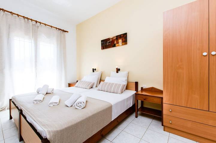 Gîte pour 2 personnes, avec Balcon et Jardin dans Kalyves - 4
