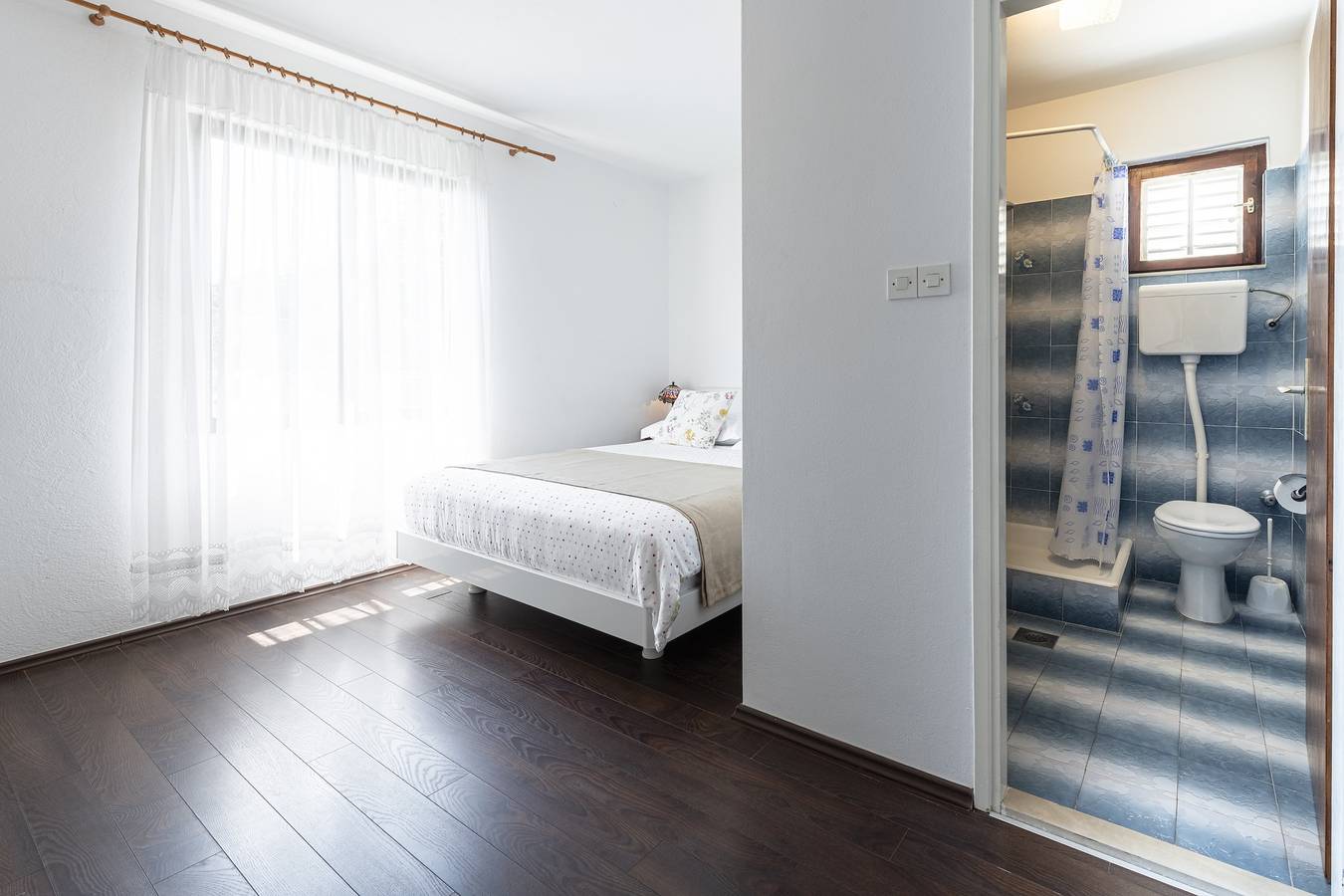 Guest House Rooms Rose- Comfort Double Room with Balcony and Sea View in Molunat, Dubrovnik-Neretva