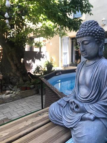 Gîte pour 9 personnes, avec vue ainsi que jardin et piscine à Armissan