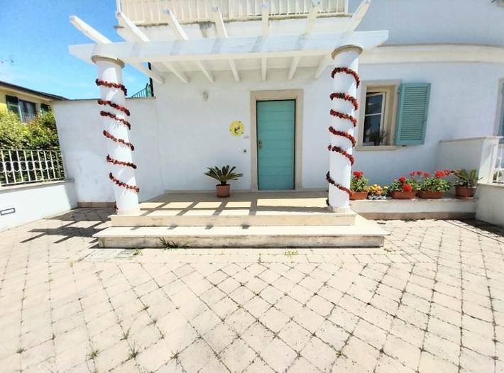 Location de vacances pour 7 personnes, avec jardin et piscine à Fiumaretta di Ameglia