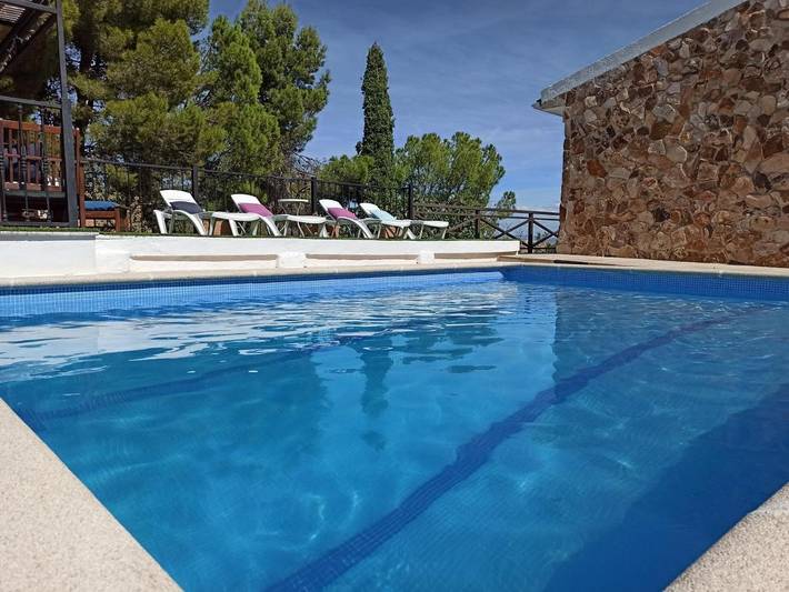 Casa rural para 11 personas, con Balcón y Terraza además de Jardín y Piscina en Uclés
