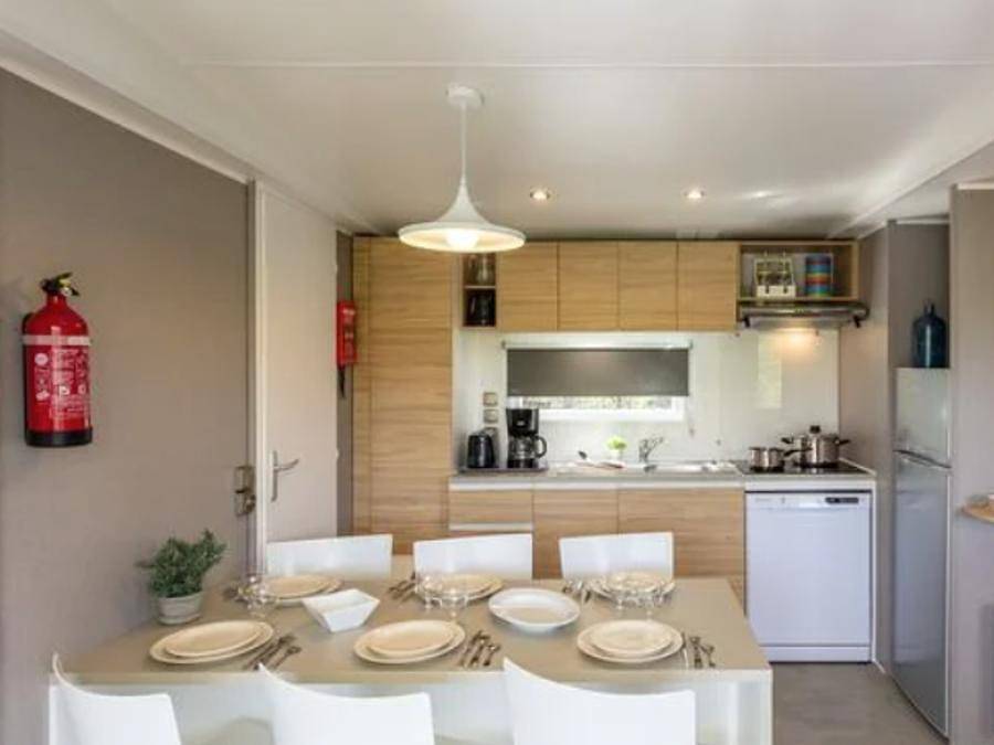 Camping Le Pansard - Mobilhome 6 personnes - Mobil-home | Premium Azure | 2 Ch. | 4/6 Pers. | Terrasse surélevée | Clim. in La Londe-les-Maures, Région de Toulon