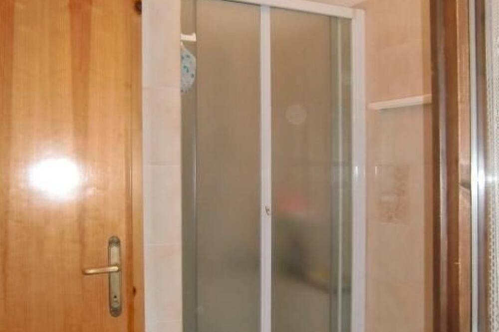 Ganze Wohnung, Wohnung mit Pool in der Nähe des Sees in Molina di Ledro, Ledro