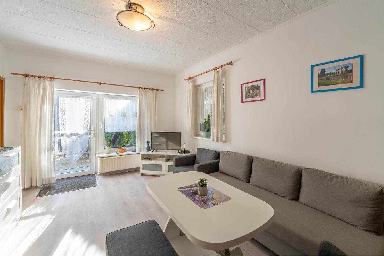 Ganze Wohnung, Apartment 'Behling 2 mit Terasse' mit Garten und Wlan in Liepe, Britzer Platte