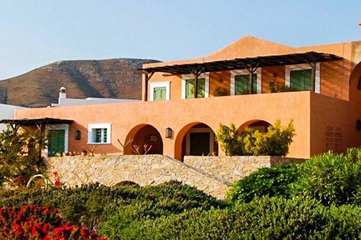 Villa for 12 people, with garden, with pets in Syros