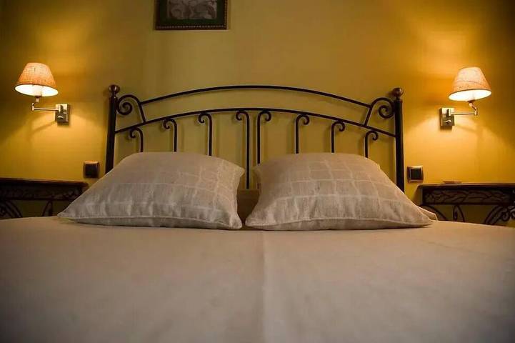 Gîte pour 4 personnes, avec jardin dans Solares - 2