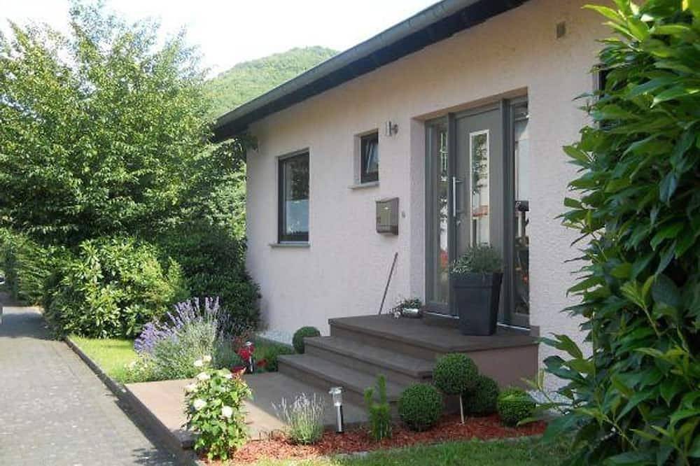Ganze Wohnung, Ferienwohnung Zum Geisberg - Ferienwohnung in Ockfen, Landkreis Trier-Saarburg