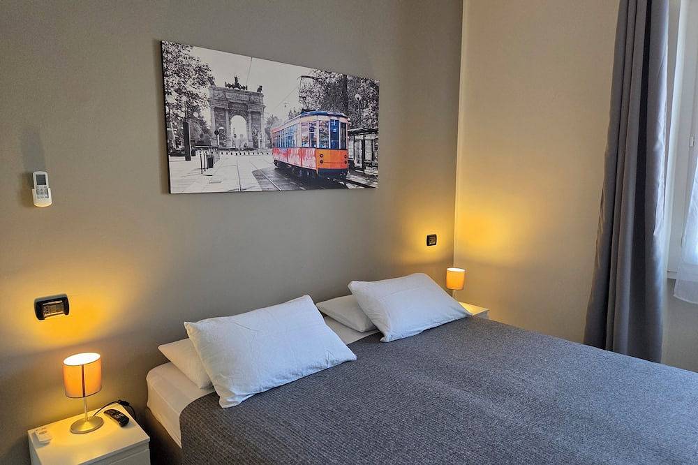 Appartamento intero, Rho Fiera Flat- 100 M From The Metro in Pero, Provincia di Milano