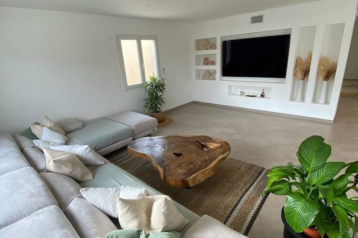 Location de vacances pour 8 personnes, avec jardin à Cournonsec