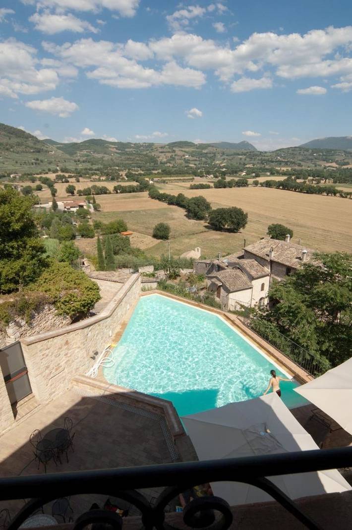 Appartamento per 3 persone, con Idromassaggio e Terrazza nonché Giardino e Piscina a Spello