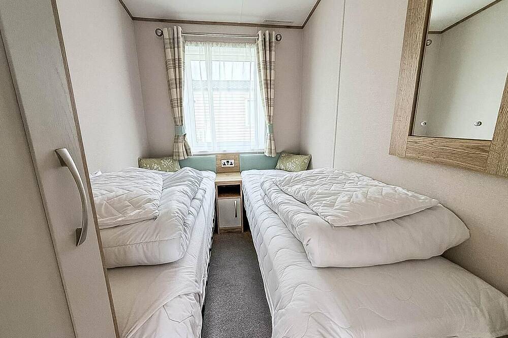 Amazing caravan with decking at Manor Park in Hunstanton in Hunstanton, Norfolk Coast