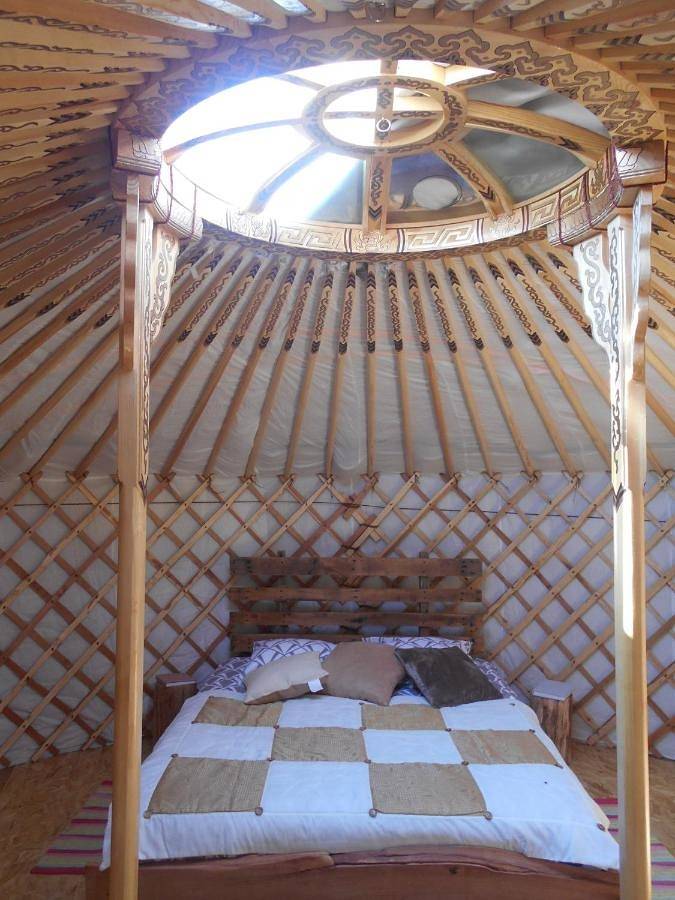 Tent in Druyes-les-Belles-Fontaines, Région d'Auxerre