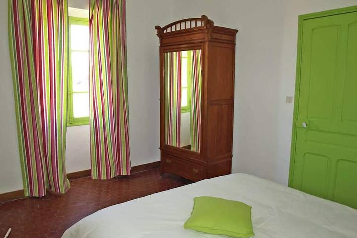 Location de vacances pour 12 personnes, avec jardin à Fox-Amphoux - 2