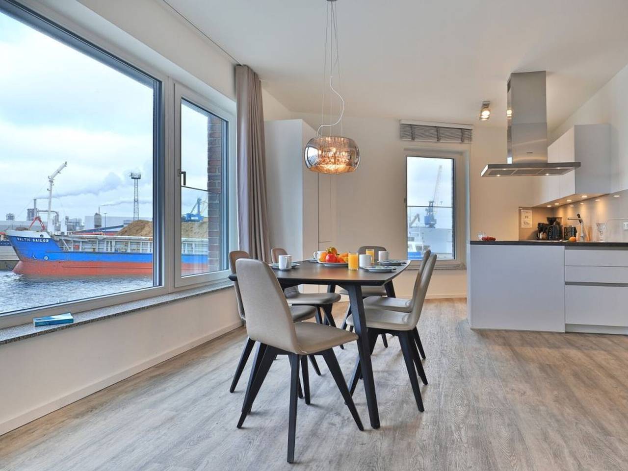 Ganze Ferienwohnung, Hafenspitze App. 01 in Wismar, Mecklenburgische Ostseeküste